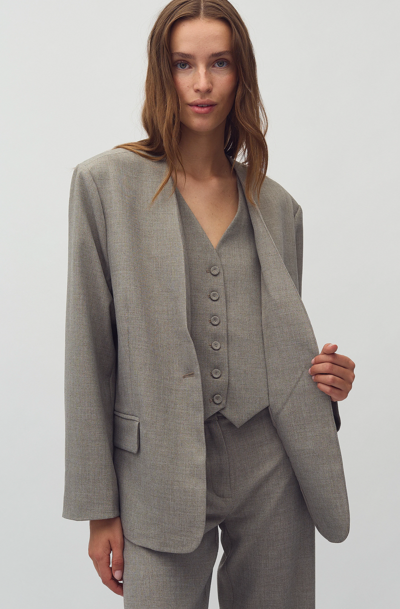 Reelia Blazer
