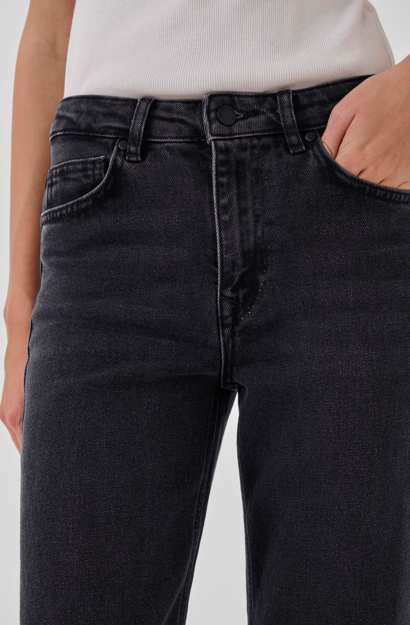 Louis Jean Black Wash