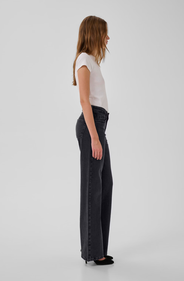 Louis Jean Black Wash