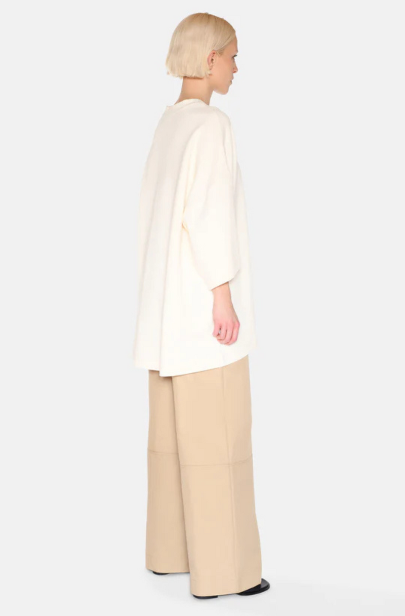 Norah Premium Sweatshirt Tee Cream