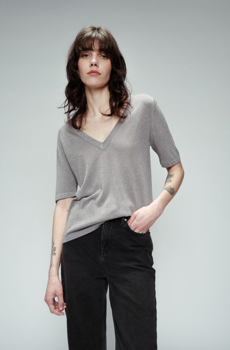 Omalia Tee