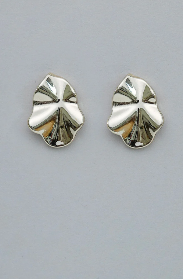 lip earrings