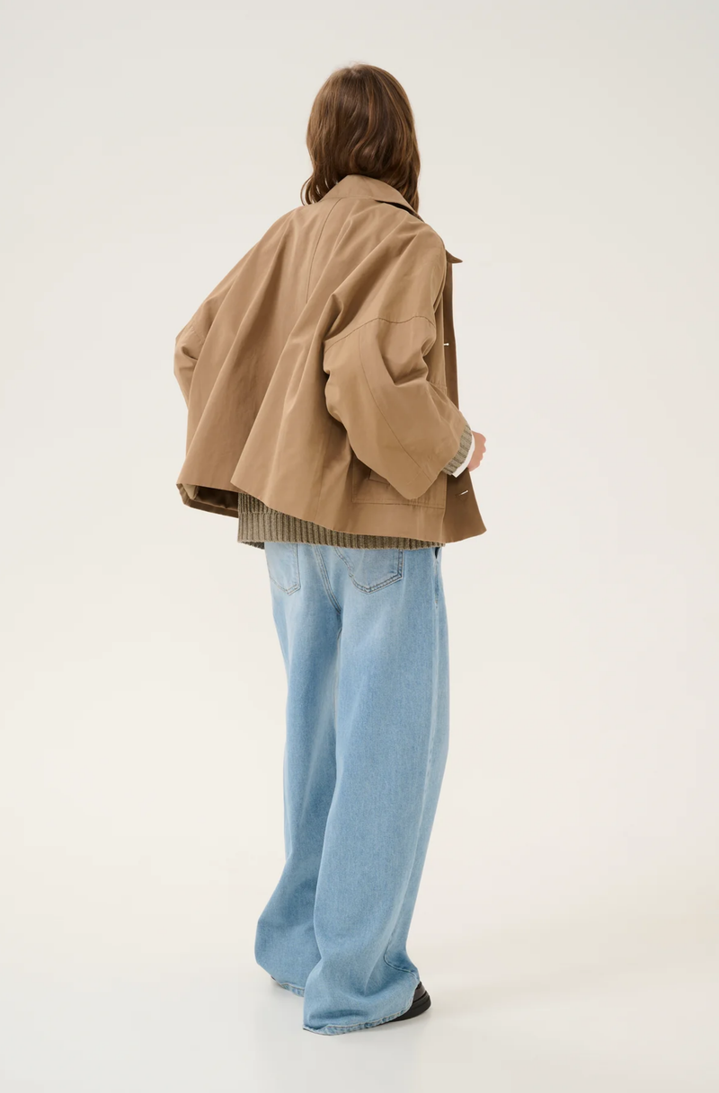Lyon Short Trench