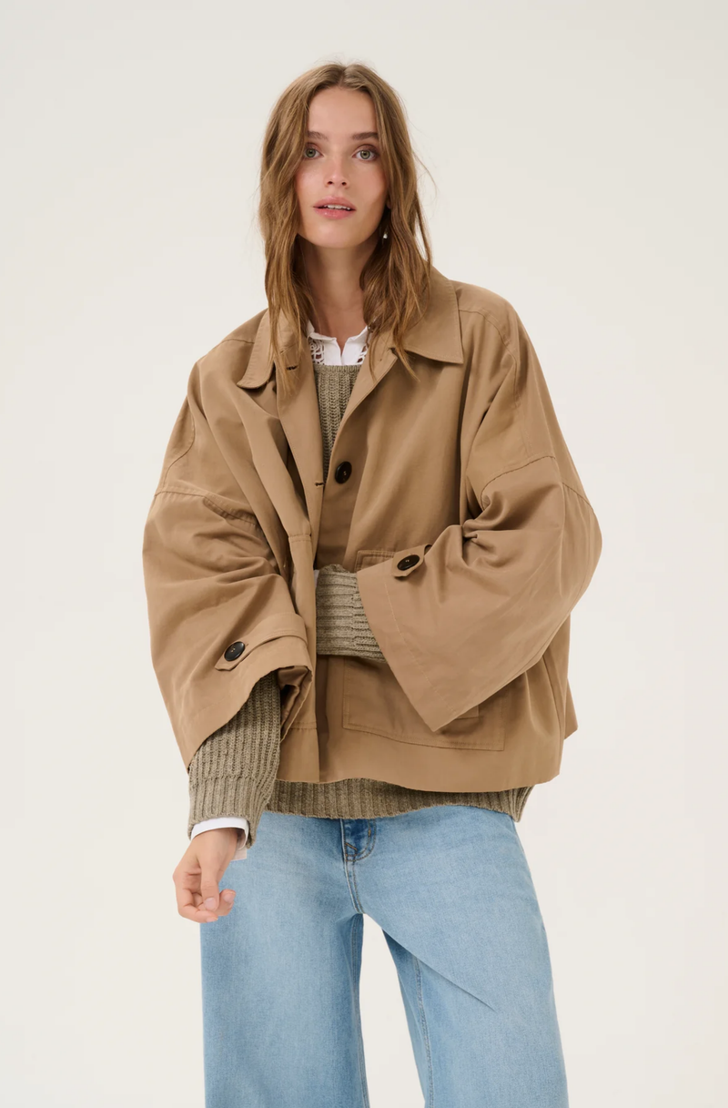 Lyon Short Trench
